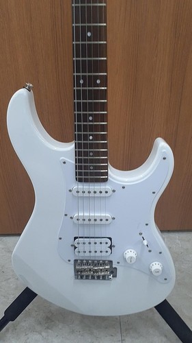 Yamaha pacifica 012 used - yamaha,