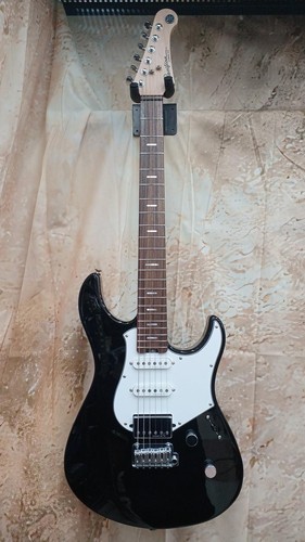 Yamaha pacifica standard - yamaha, plus