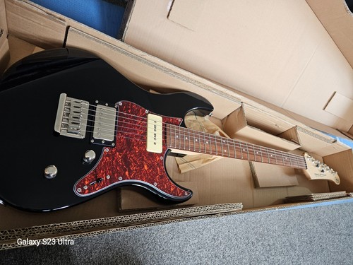 Yamaha pacifica 311h - yamaha,